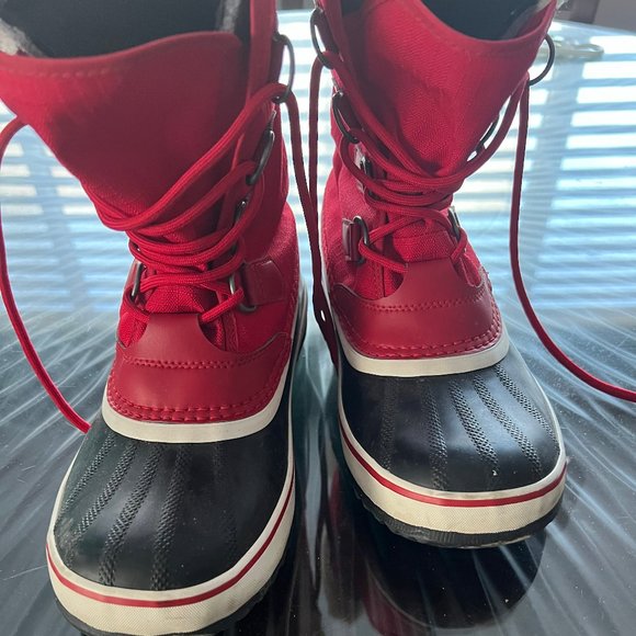 Ladies Sorel Winter Boots - Red, Size 9 - Picture 2 of 4